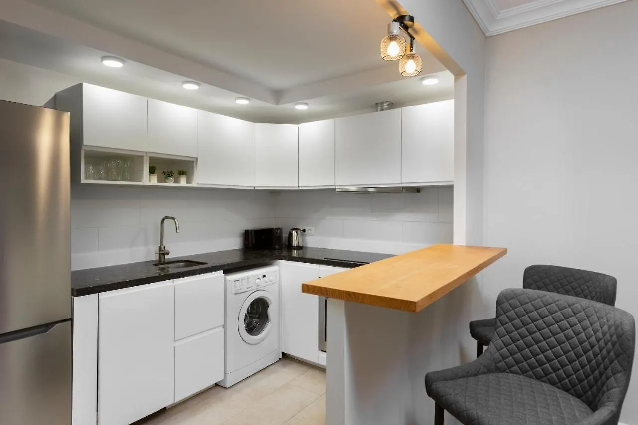 2 Bedroom Apartment In The Heart Of Puerto Banus Μαρμπέλλα